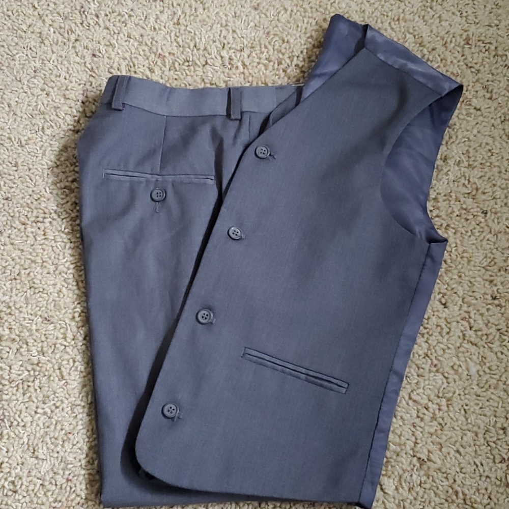 Boltini Boys Gray Suit Size 10